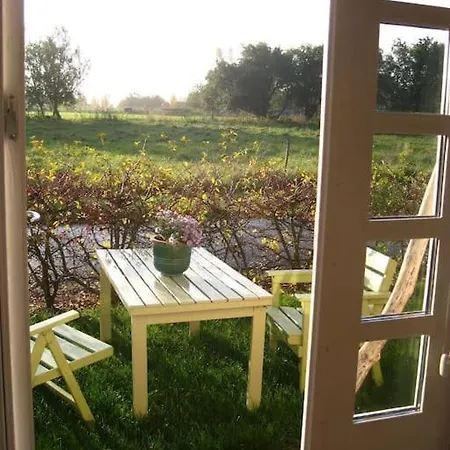 Strandgarden Pa Skaro Med Faerge Fra Svendborg Villa