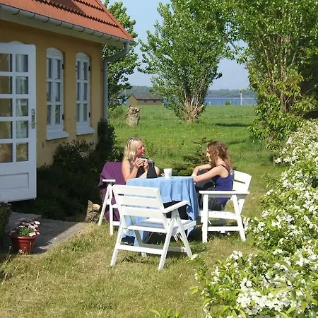 Вилла Strandgarden Pa Skaro Med Faerge Fra Svendborg